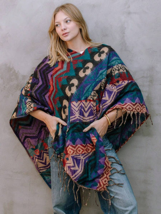 Poncho com capuz boho chic amaru