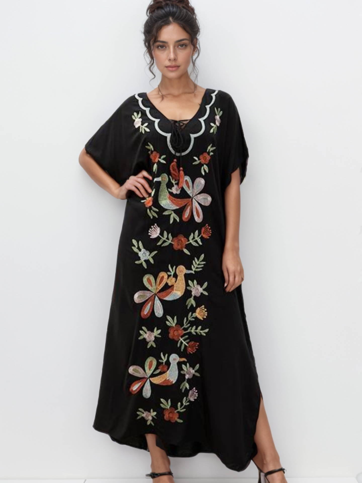 Kaftan preto bordado pássaros