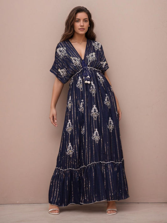 Vestido longo bordado manga morcego