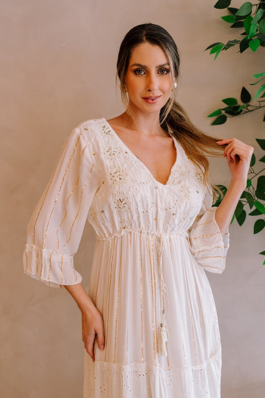 Vestido Longo em Lese Off White Forrado com Manga Longa