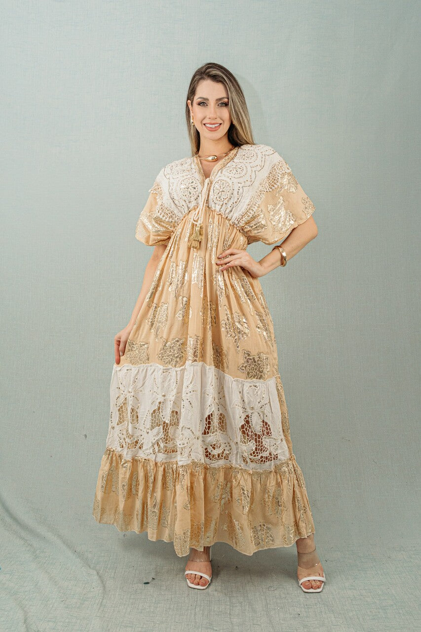 Vestido longo com renda bordado dourado