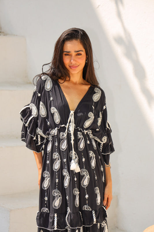 Vestido longo paisley bordado