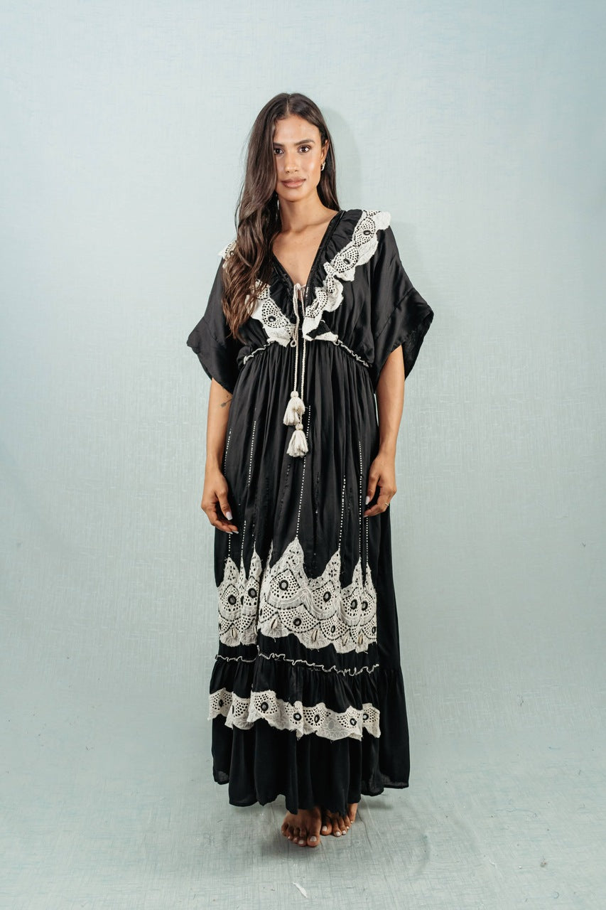 Vestido longo manga morcego com renda